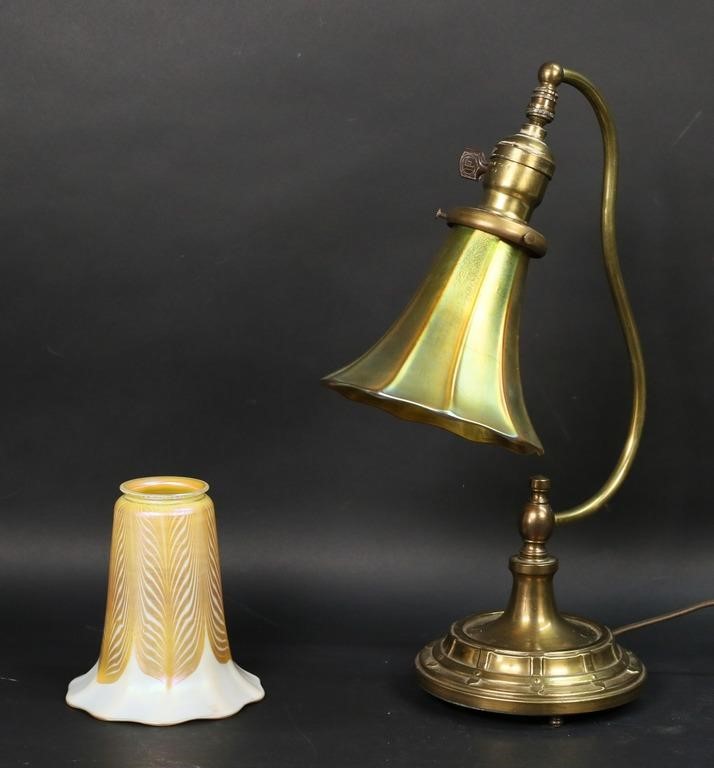 BRASS DESK LAMP WITH 2 QUEZAL ART 2fea9e