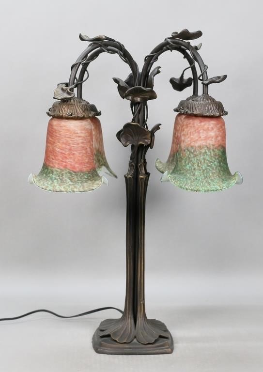 TIFFANY STYLE LILY PAD LAMPTiffany