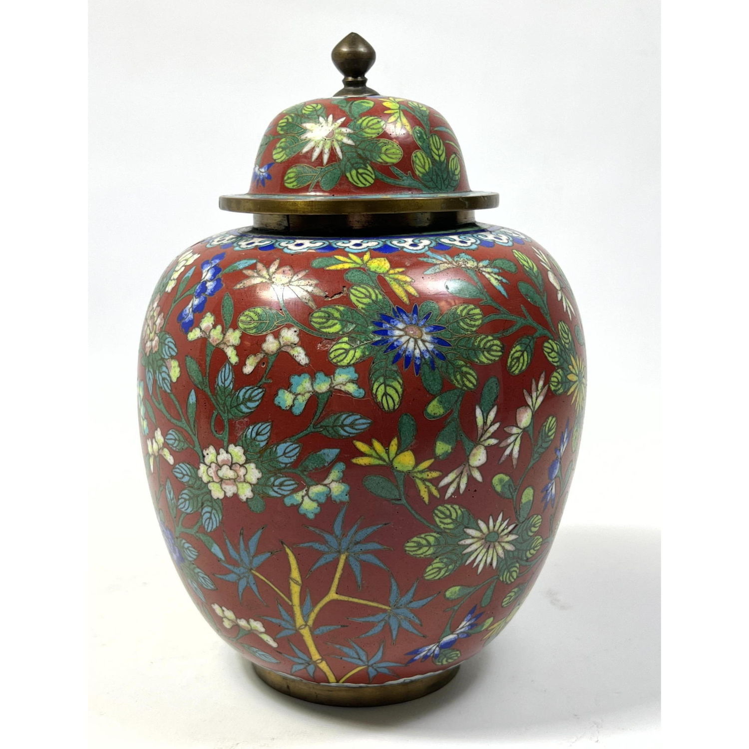 Cloisonne covered jar with lid. Reddish