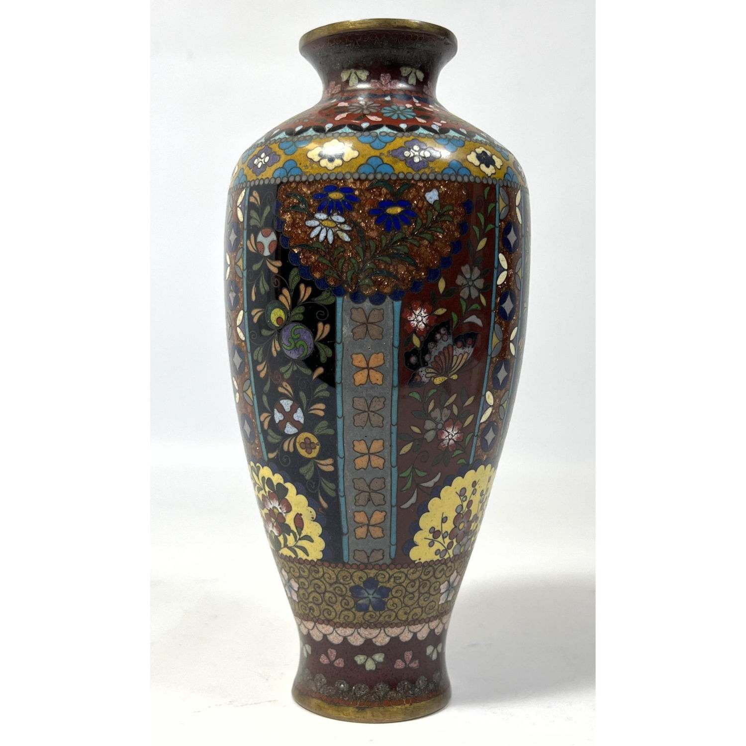 Very Fine Cloisonne vase with sparkle 2fec57