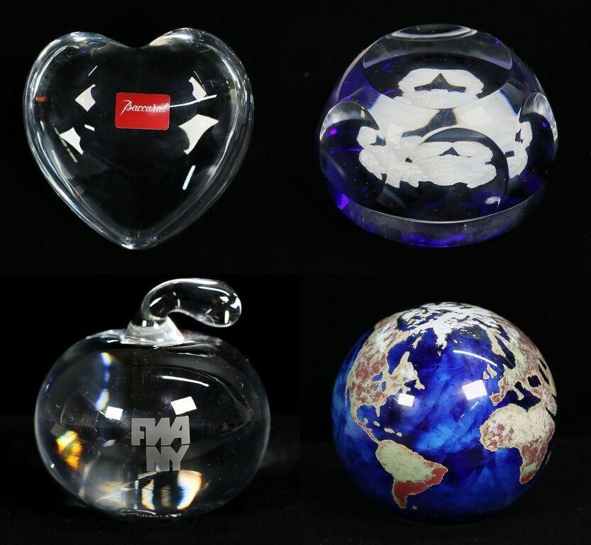 4 GLASS PAPERWEIGHTS BACCARAT  2fedf8