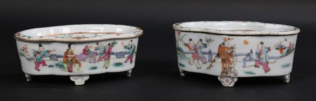 PAIR OF CHINESE PORCELAIN CRICKET 2fee5f