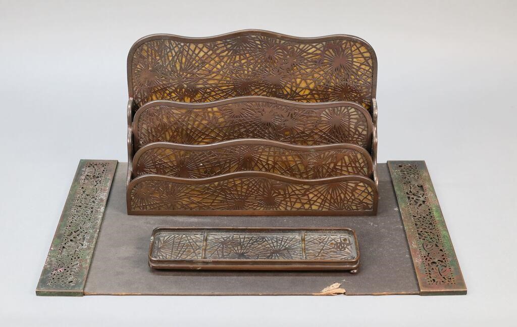 TIFFANY STUDIOS DESK SET GRAPEVINE