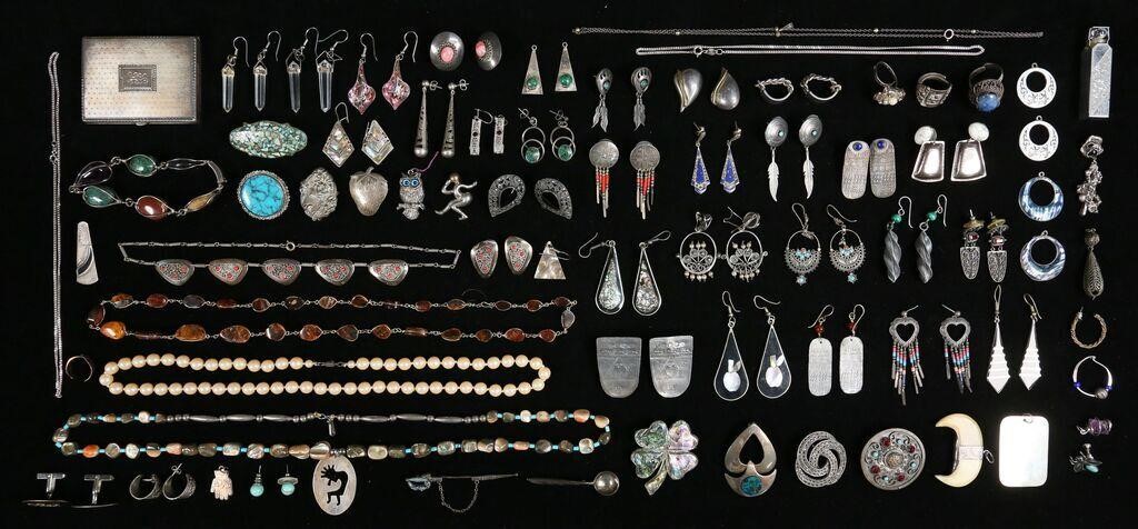 LOT OF SILVER JEWELRYLot of assorted 2feed4