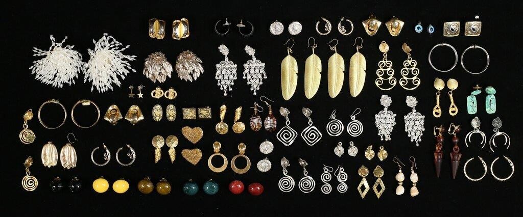 LOT OF COSTUME EARRINGS AND STUDSLot 2feee4