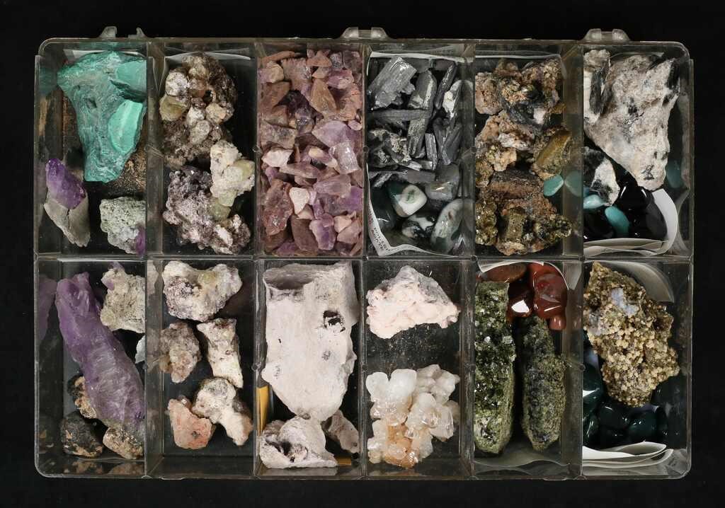 COLLECTION OF MINERALS POLISHED