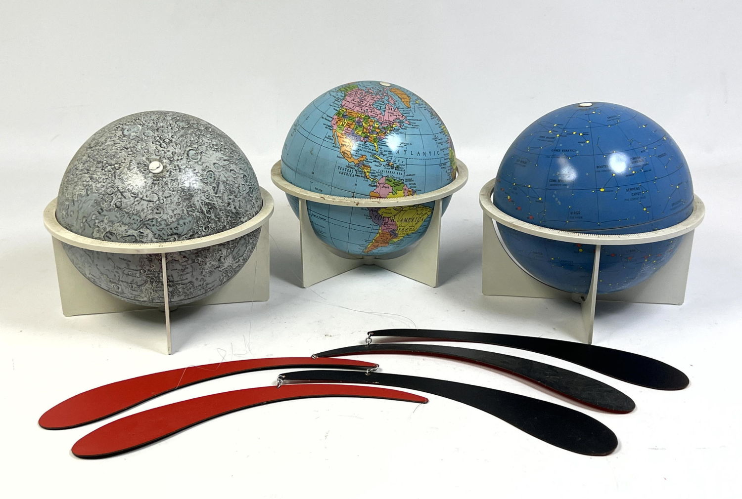Mid Century Modern Lot: small Globes