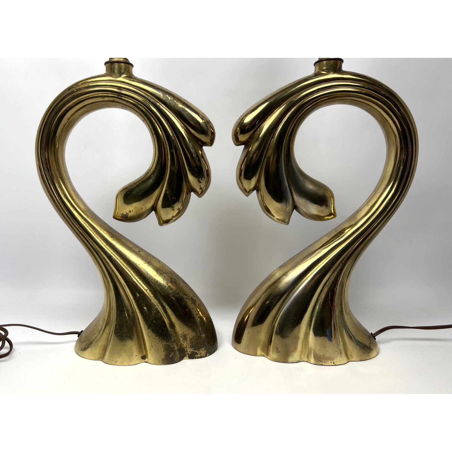 Pr Brass color Wave lamps Pierre