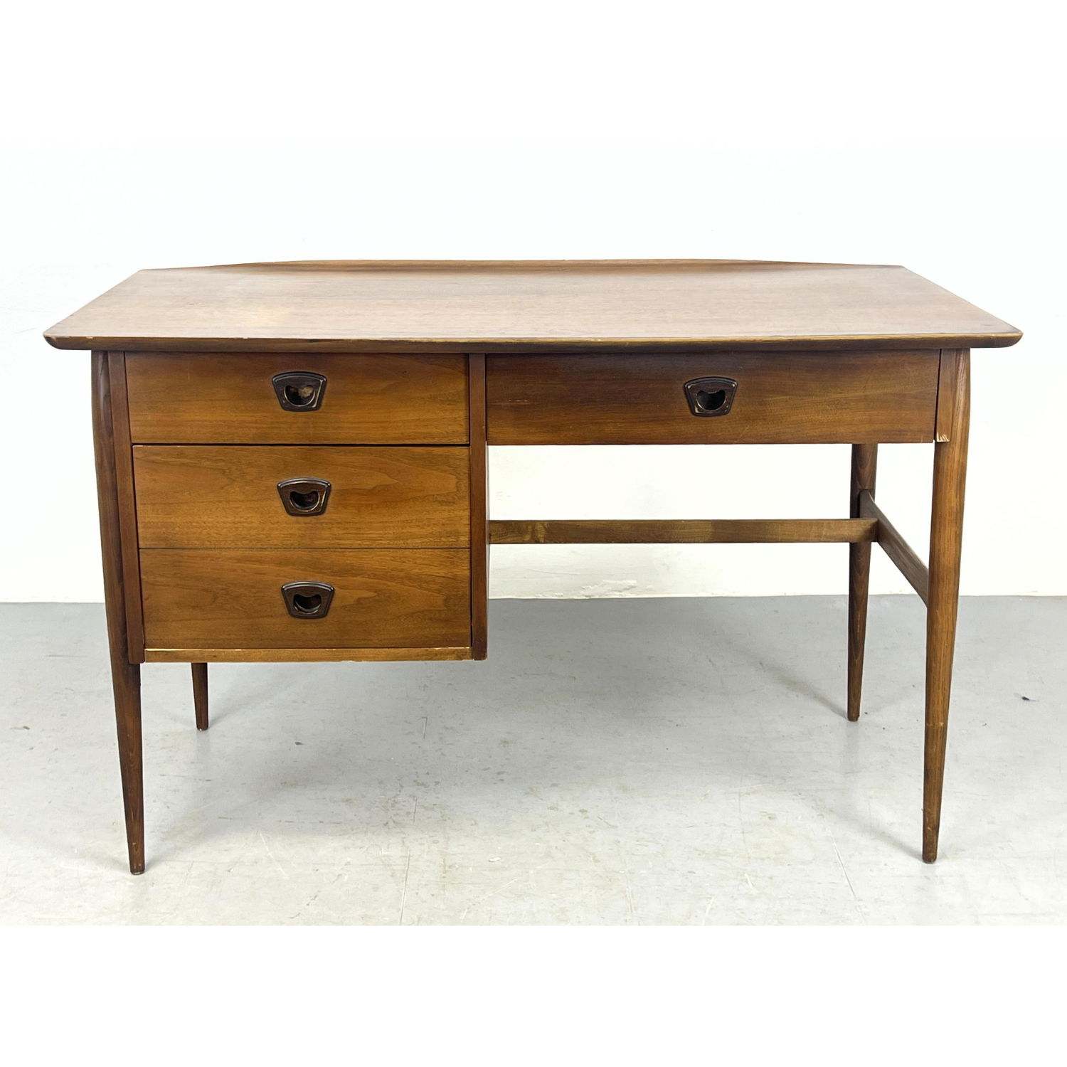 Bassett American Modern Walnut 2ff0a4