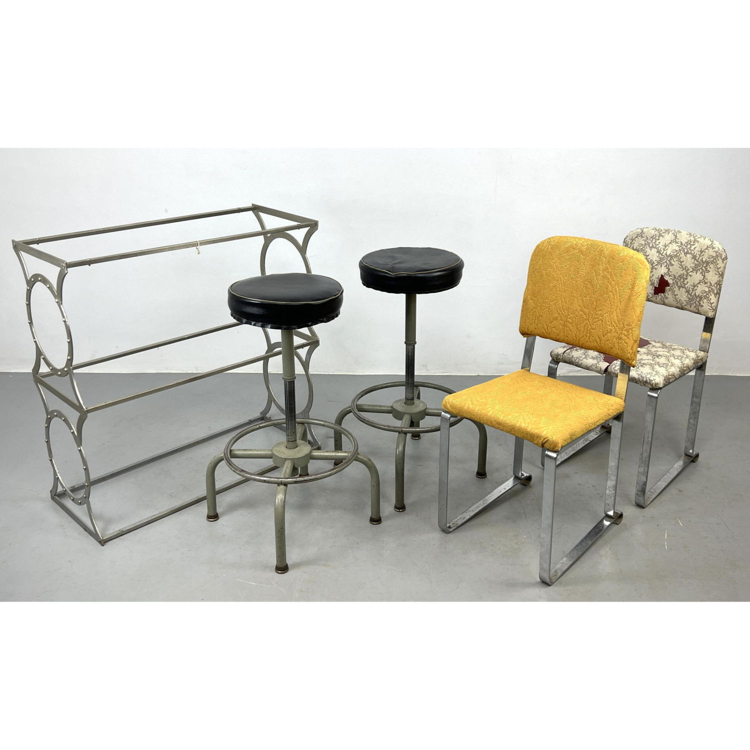 5pc Modern Design Furniture Lot.