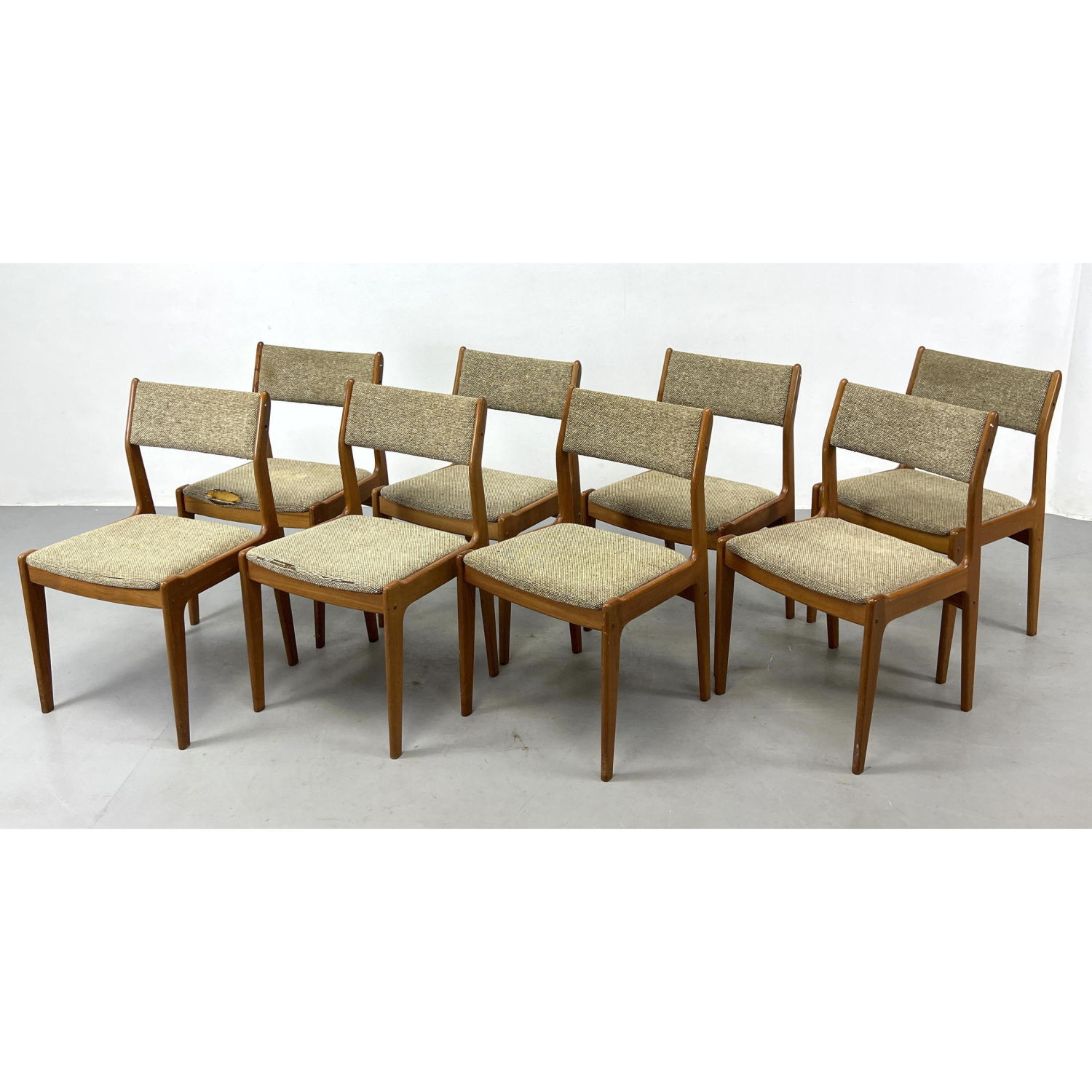 Set of eight teak Greenbelt Furniture 2ff388