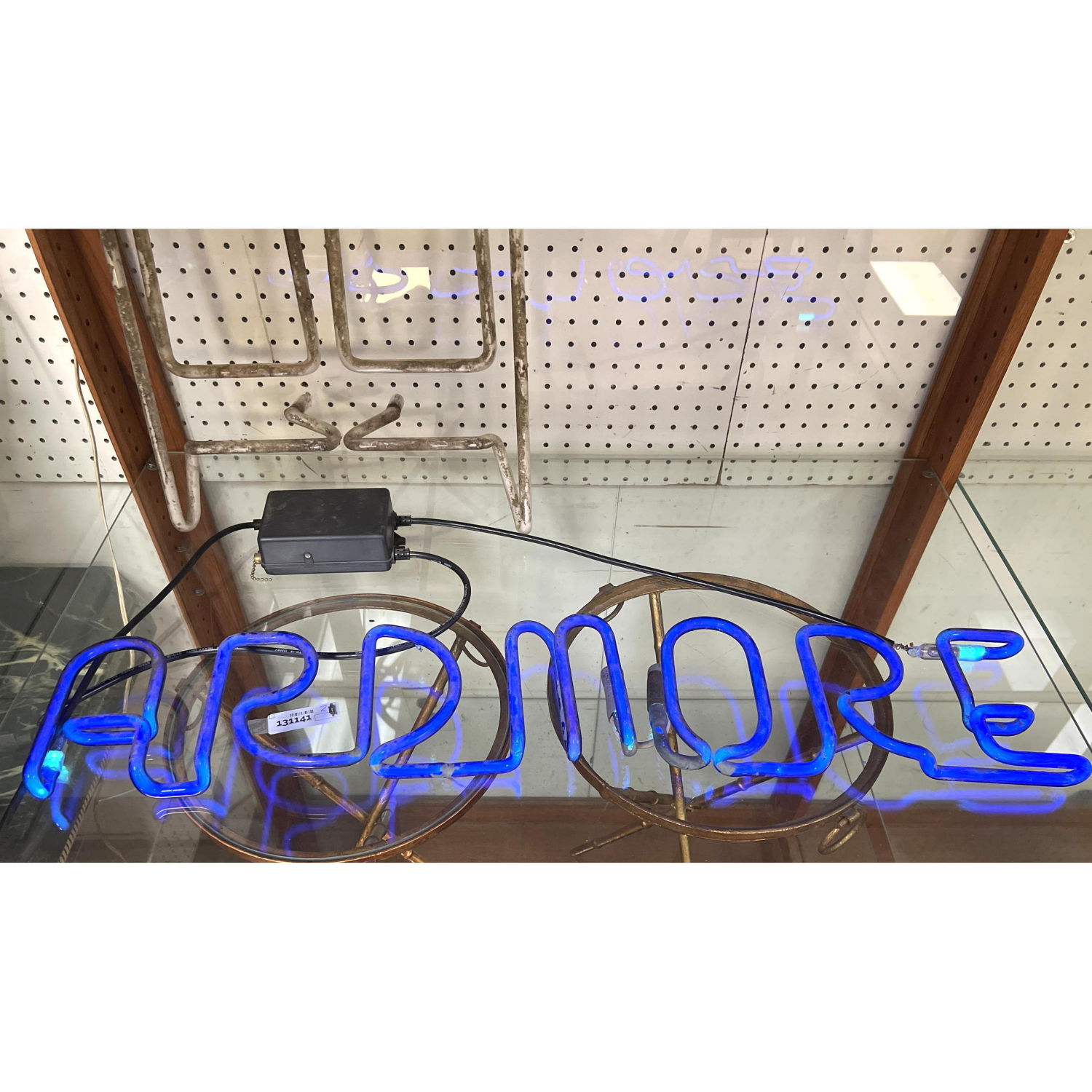 2pc Neon signs ARDMORE and martini 2ff3a2
