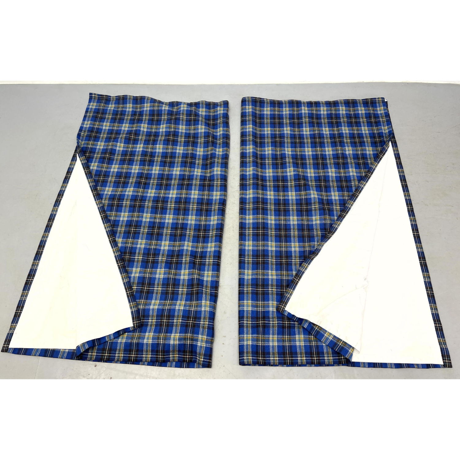 Maharam Crest plaid Wool 2 panels 2ff3eb