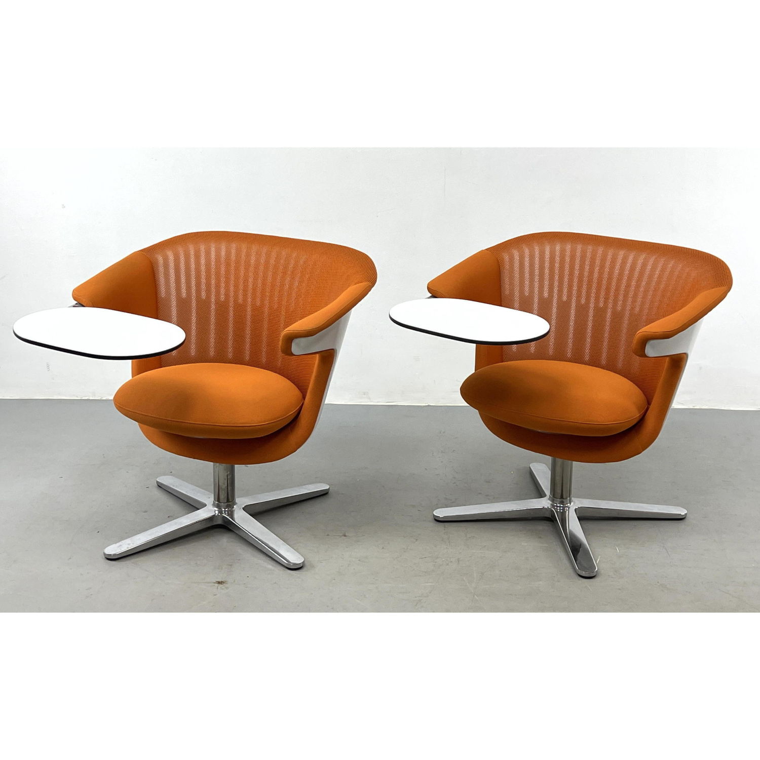 Pr Orange STEELCASE Office Chairs.