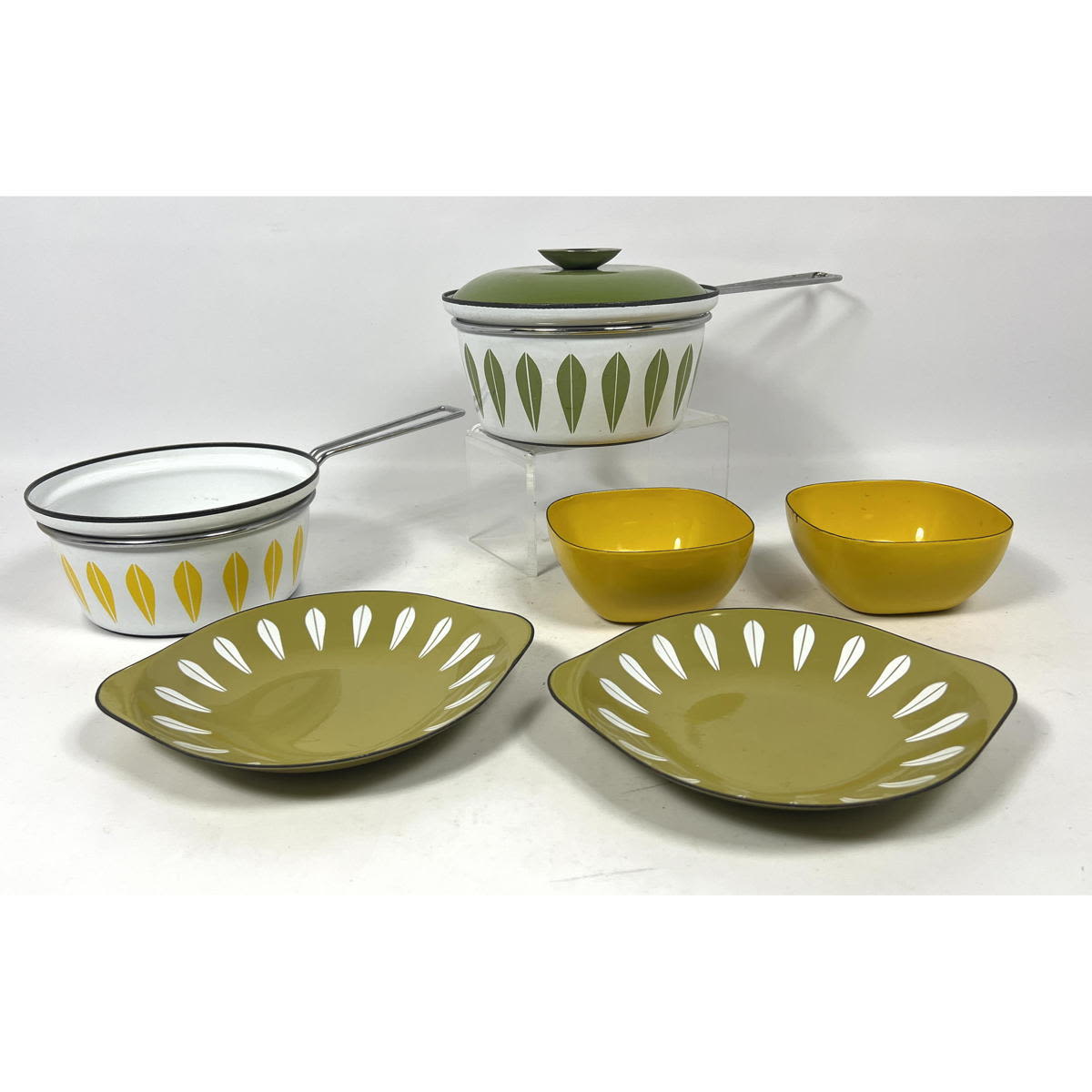 6pc CATHRINEHOLM Enamel Ware. Two Lotus