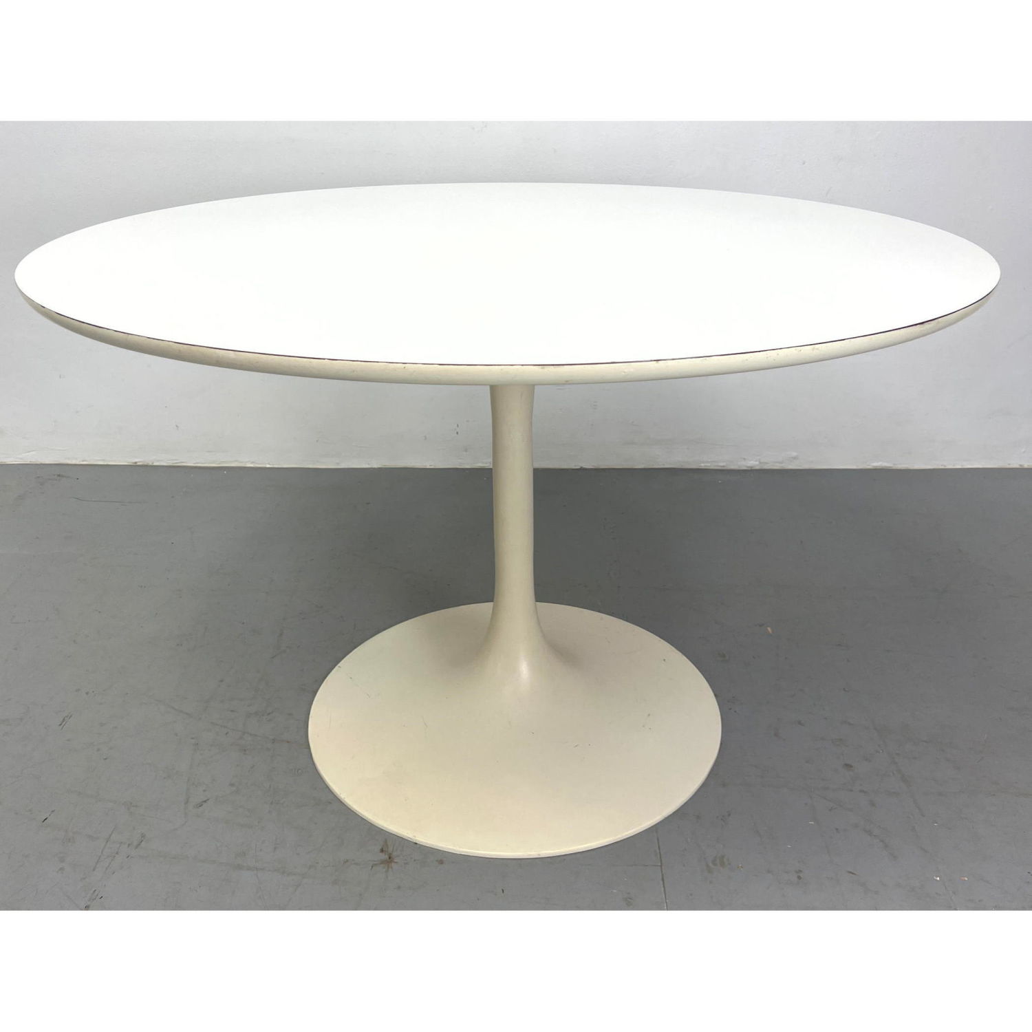 Eero Saarinen style Tulip Table.