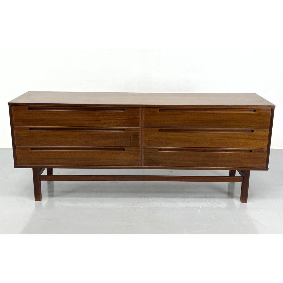 Danish Modern Six Drawer Dresser 2ff8e4