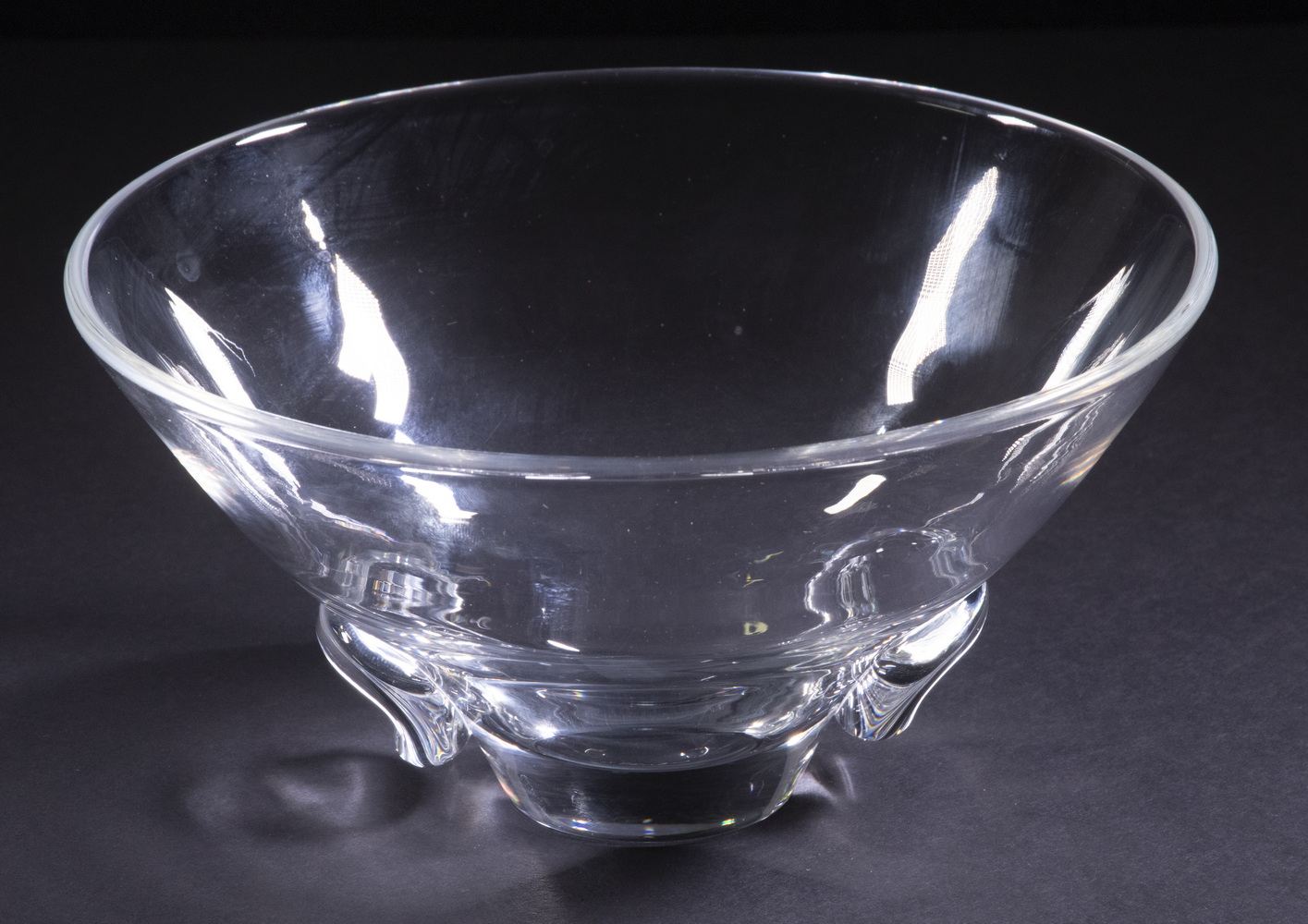 STEUBEN GLASS FOOTED BOWL Clear 30207d