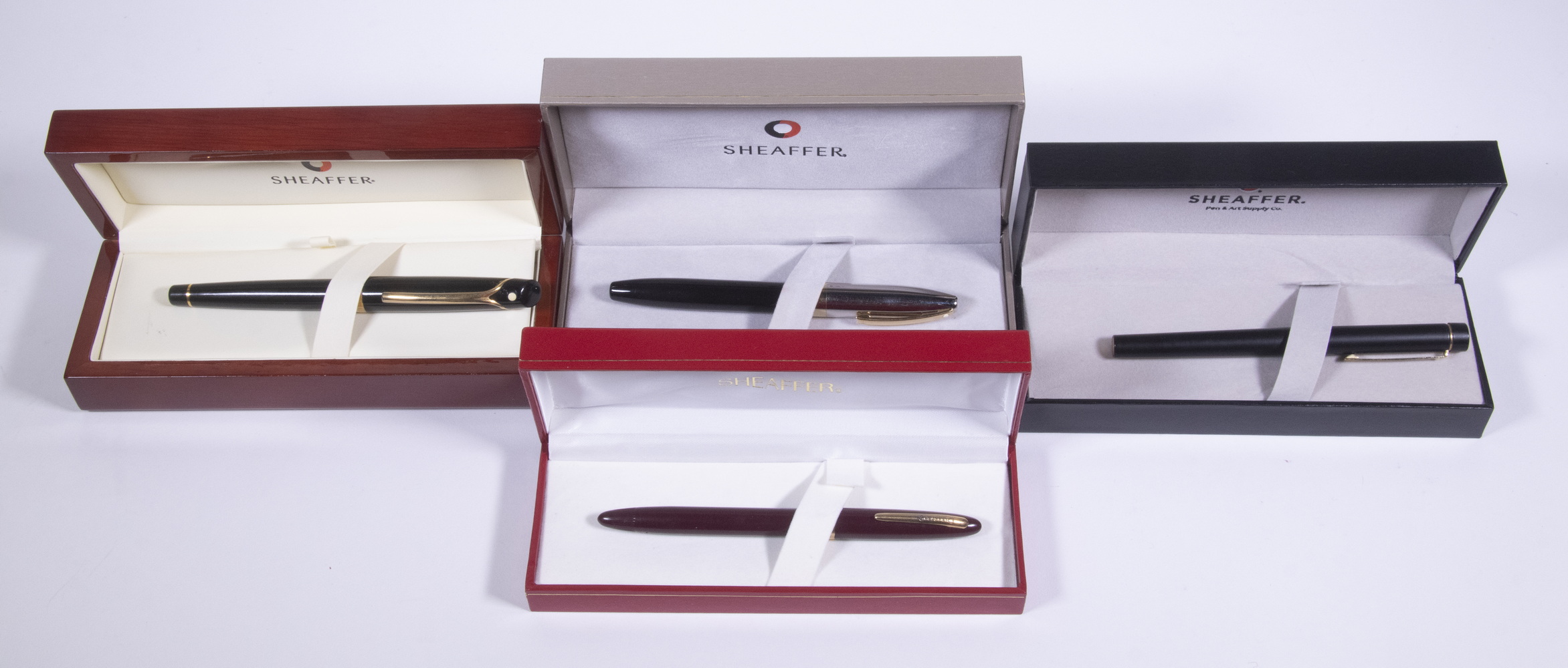 CASED SHEAFFER FOUNTAIN PENS Lot 3020db