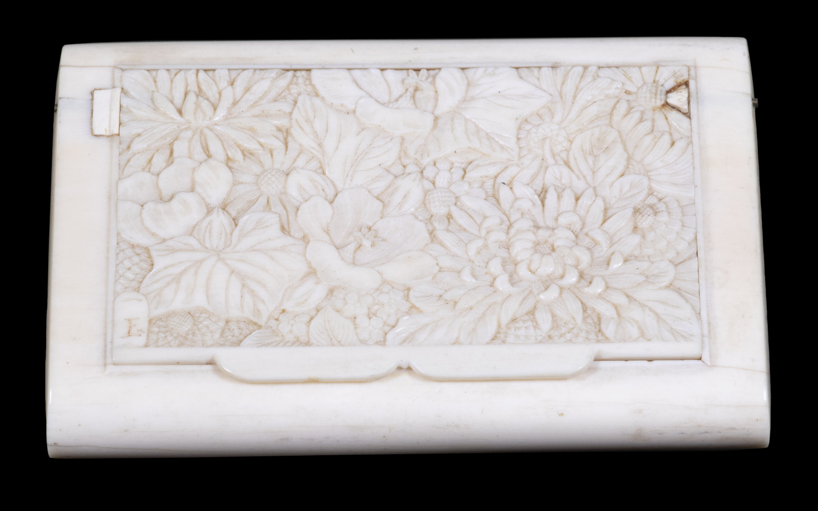 19TH C JAPANESE IVORY CARDCASE 30218a