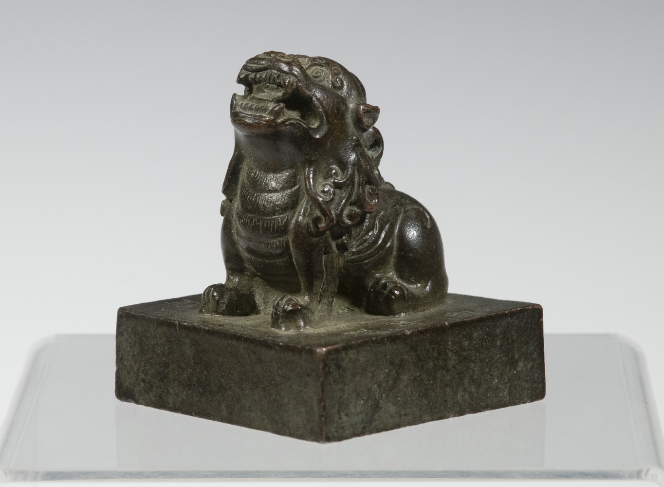 CHINESE BRONZE FIGURAL SEAL Bronze 30235e