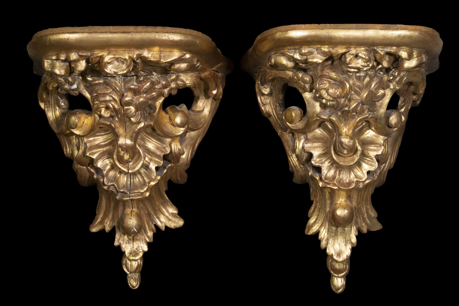 PAIR OF 19TH C GILT WALL BRACKETS 30245c