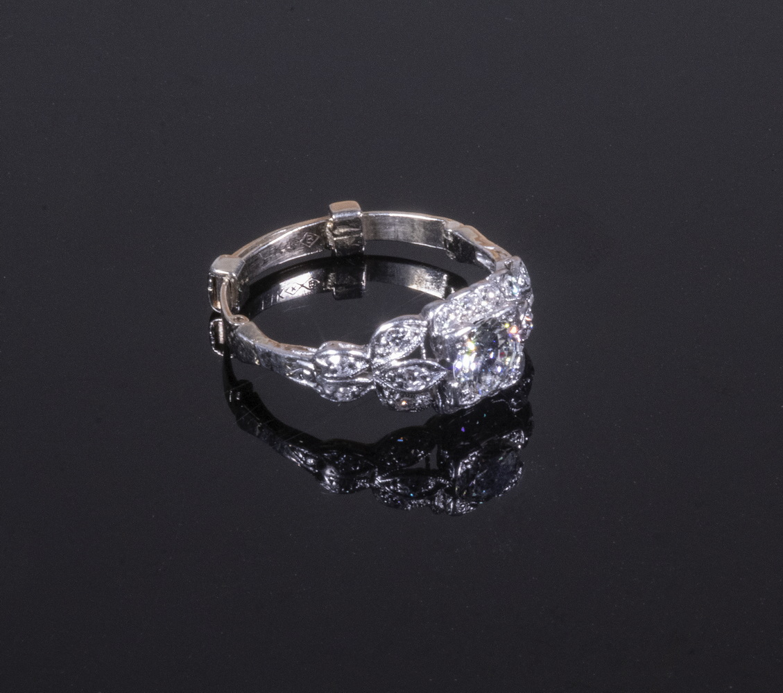 14K WHITE GOLD AND DIAMOND RING 30248a