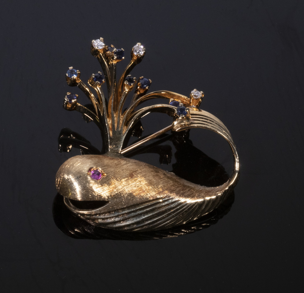 HANDMADE 14K GOLD SPOUTING WHALE