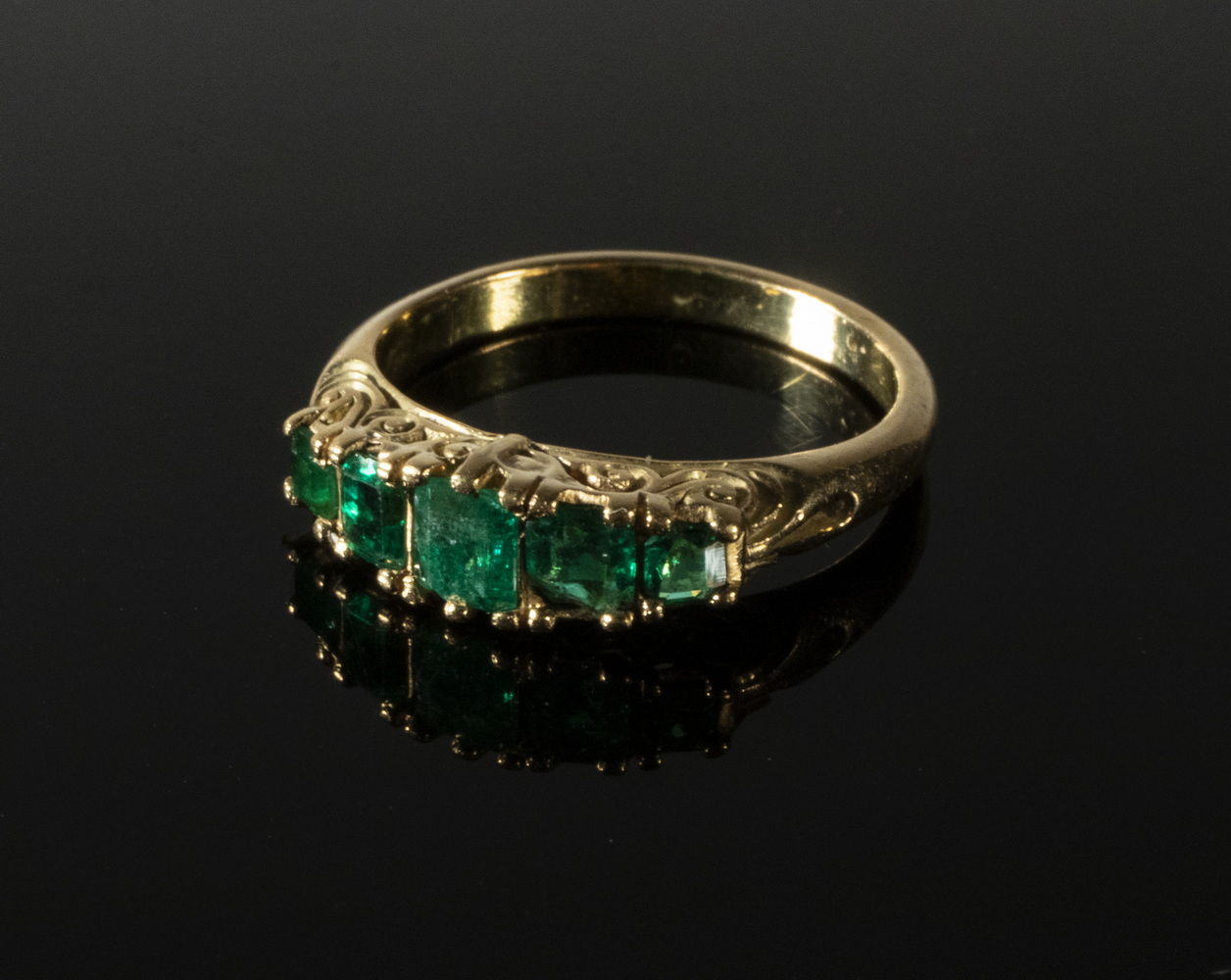 LADIES EMERALD RING Vintage 18K 3024da