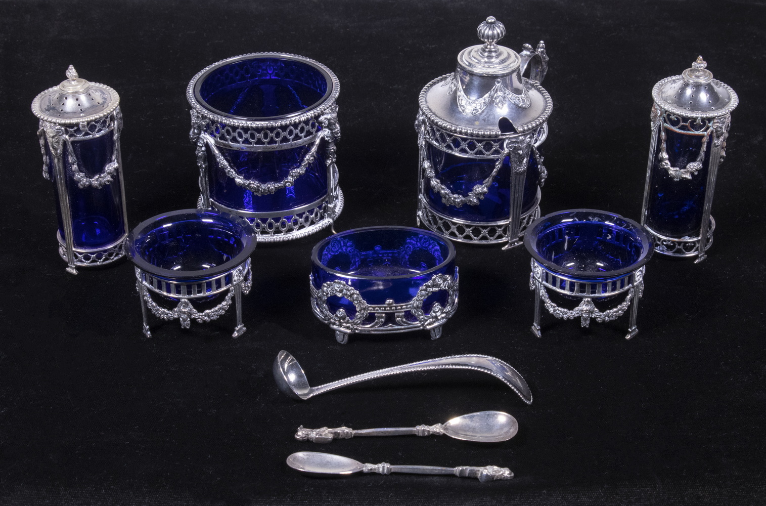 SILVER TABLE ITEMS WITH GLASS LINERS,