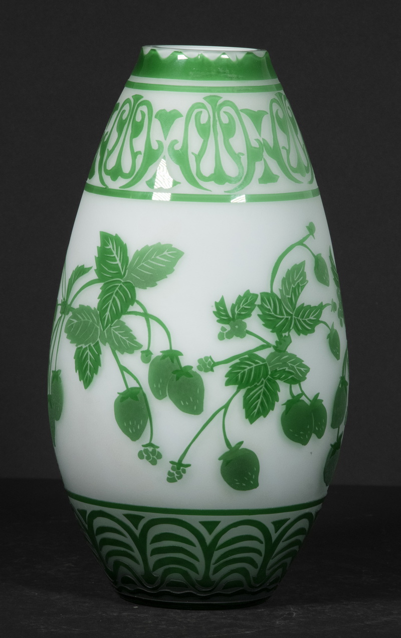 CAMEO ART GLASS VASE Reproduction Cameo