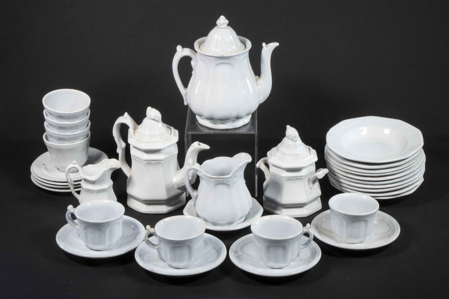  32 PCS STAFFORDSHIRE   302779