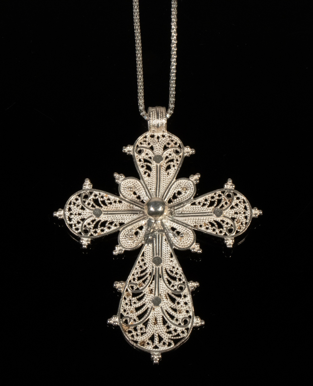 SILVER CHAIN WITH CROSS PENDANT 30282b