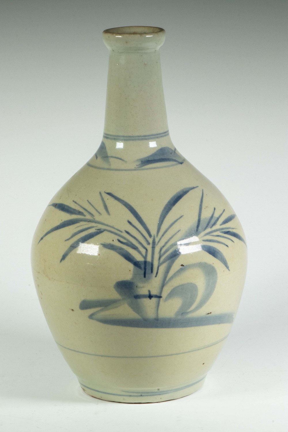 CHINESE BOTTLE FORM VASE 18th c  30285e