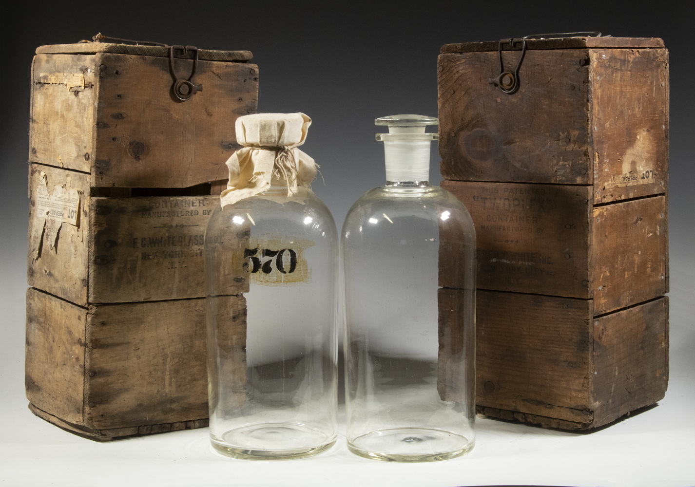 PR OF EARLY 20TH C CHEMICAL BOTTLES 3028b9