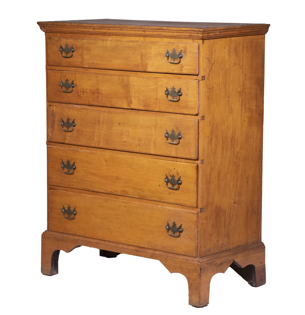 CHIPPENDALE MAPLE CHEST 18th c  3029f9