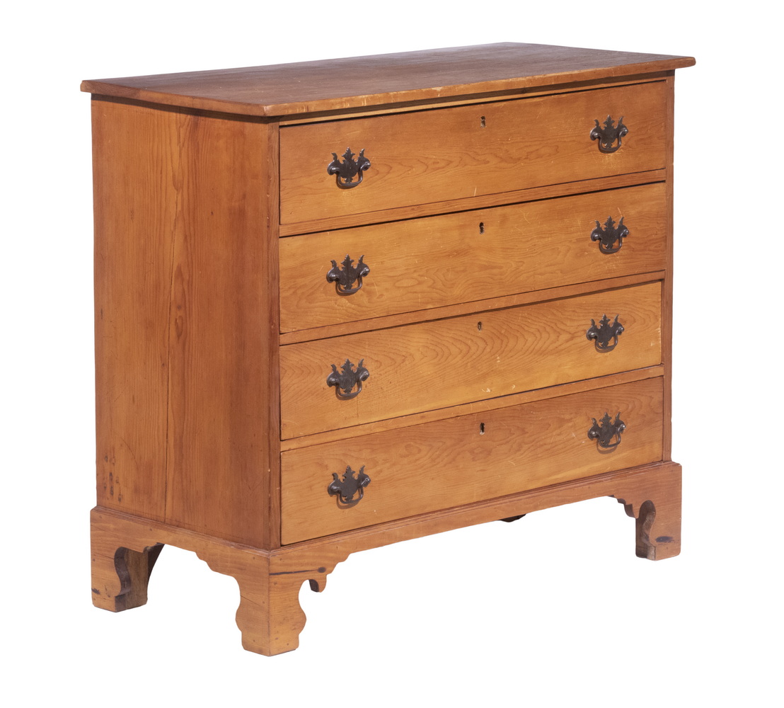 PINE FOUR DRAWER CHEST American 302a0d
