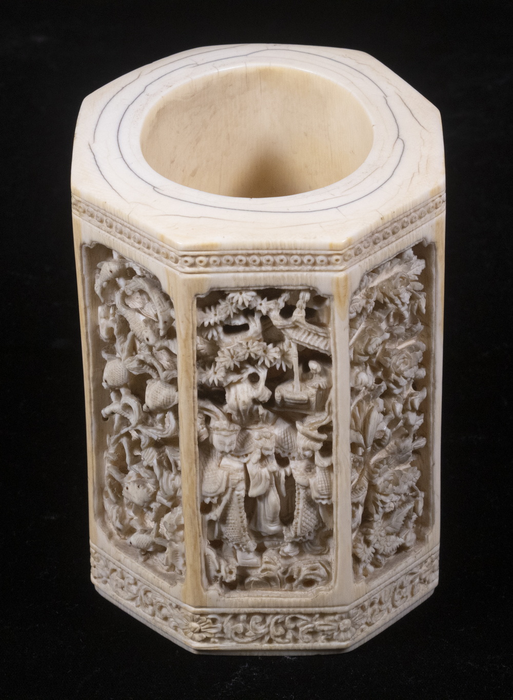 CHINESE IVORY 19TH C OCTAGONAL 302af7