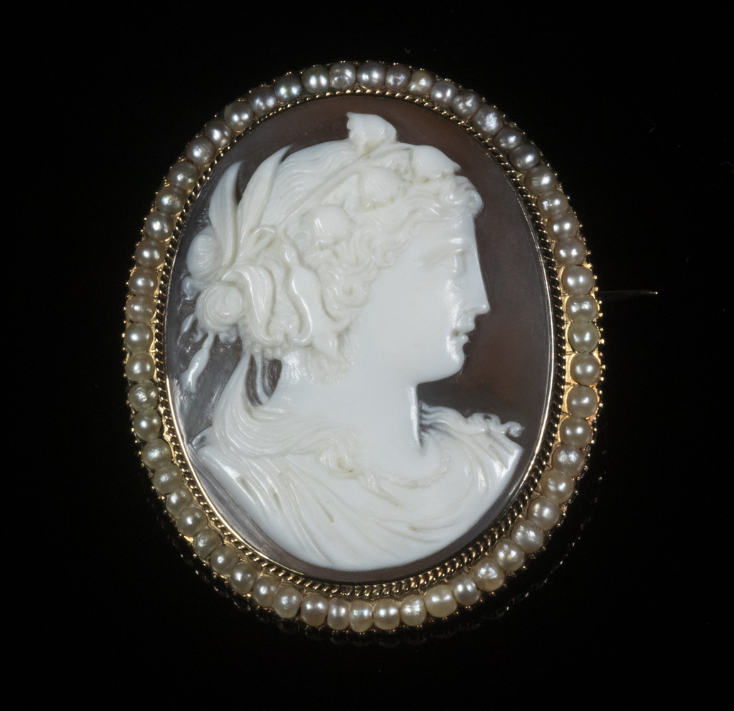 VICTORIAN GOLD MOUNTED CAMEO BROOCH 302c7c