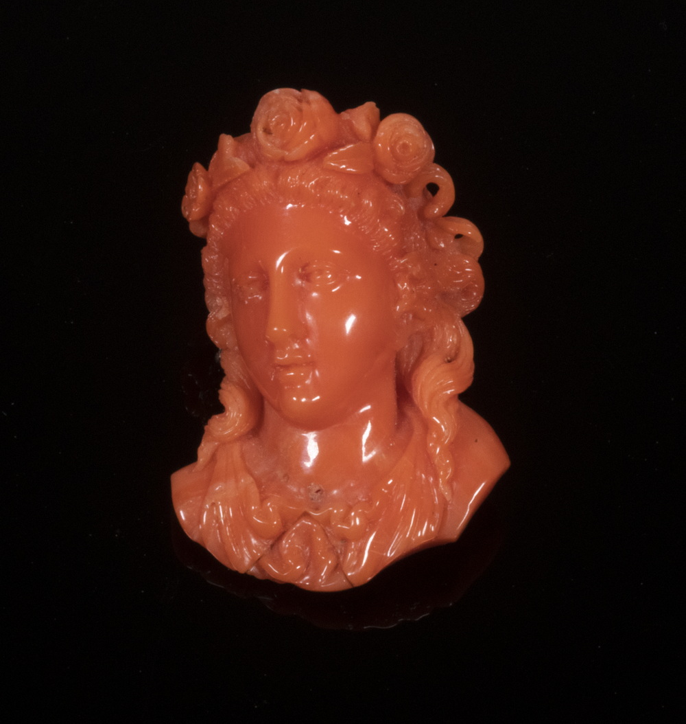 VICTORIAN GOLD MOUNTED CORAL FIGURAL 302c7e