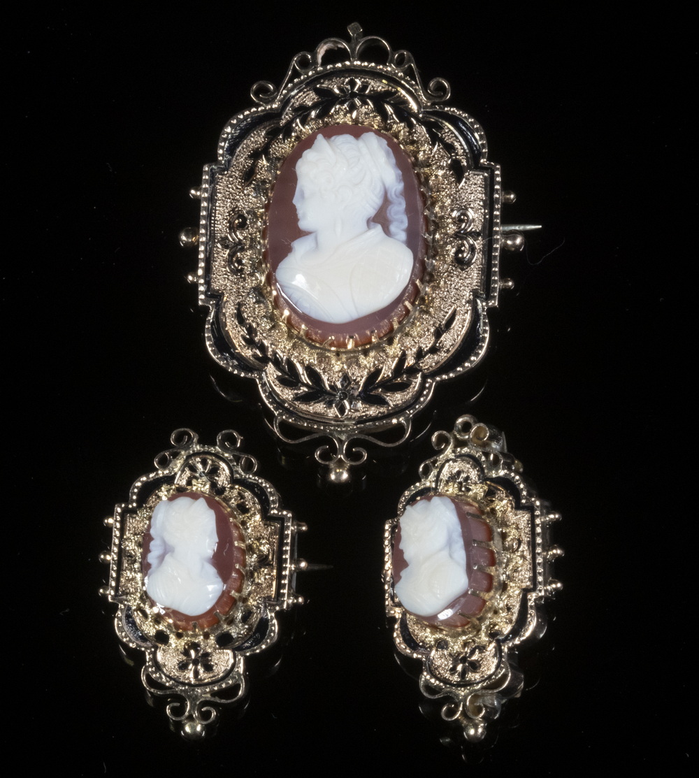 VICTORIAN CAMEO BROOCHES 3 Circa 302c80