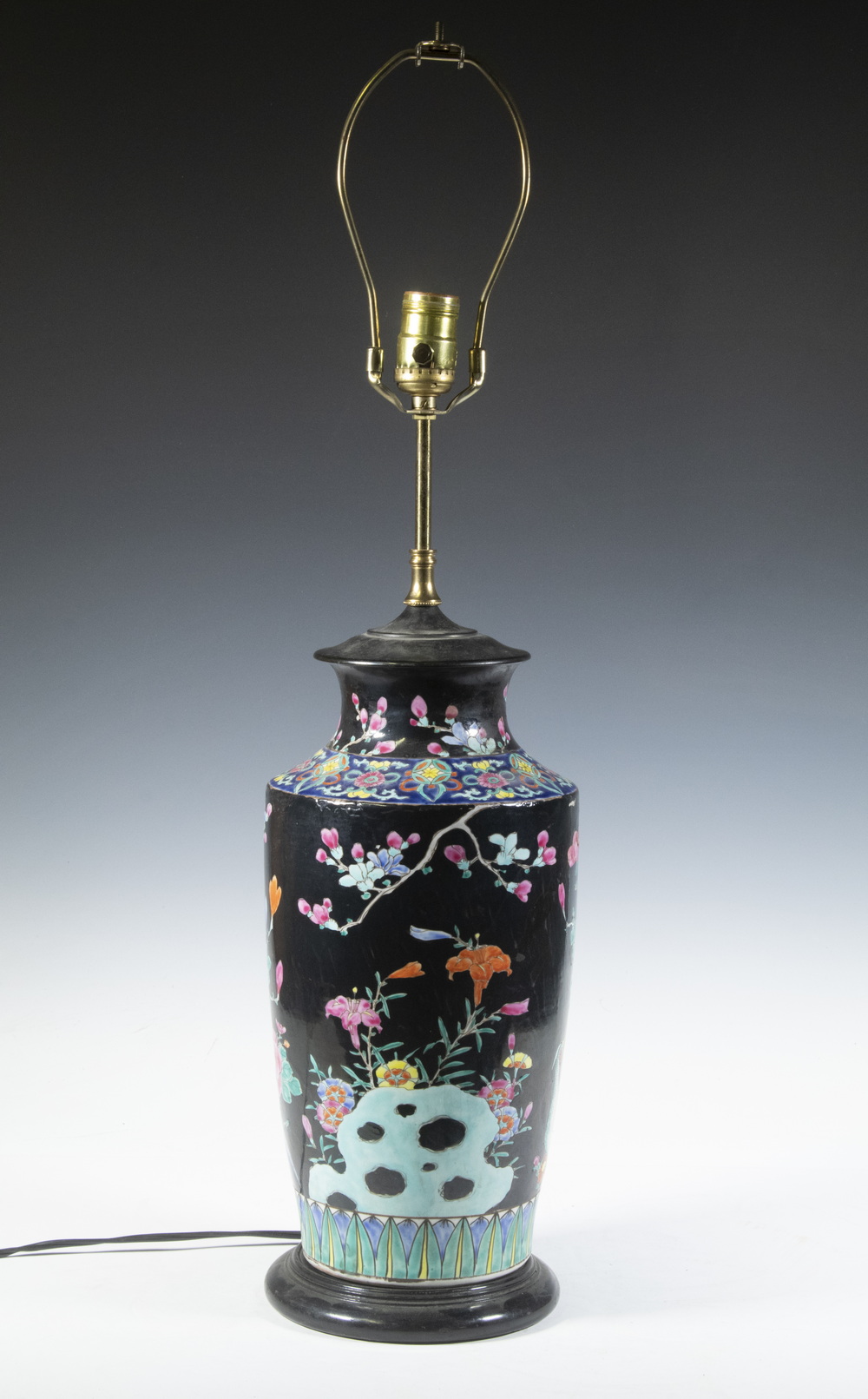 CHINESE VASE WIRED AS TABLE LAMP
