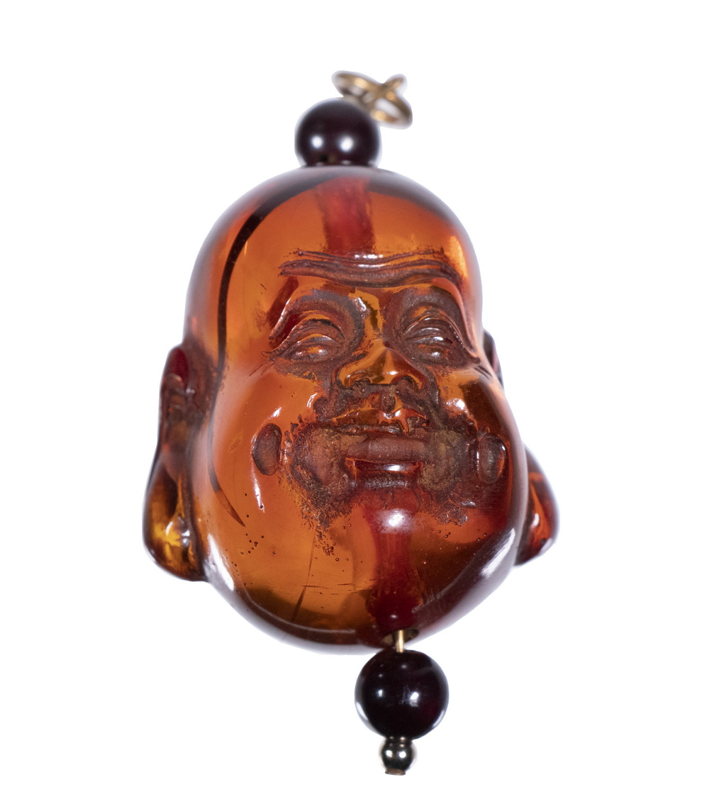 AMBER FIGURAL PENDANT Carved Amber 302d52