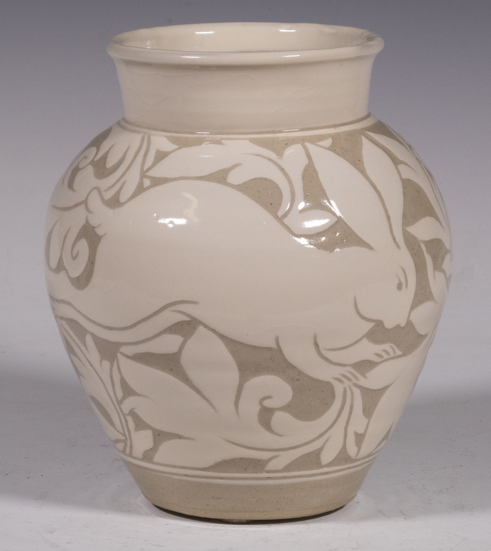 BRITISH STUDIO ART POTTERY JAR 302d5f