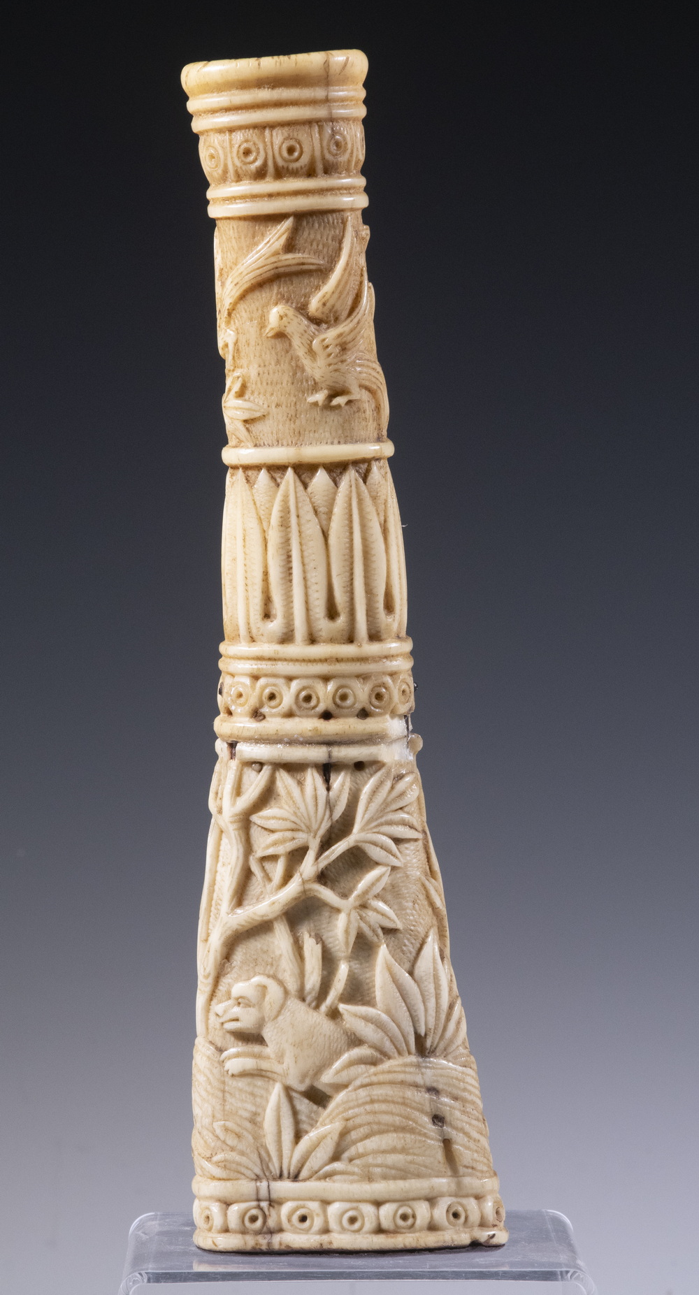 18TH C CARVED STAGHORN VASE Featuring 302f1e