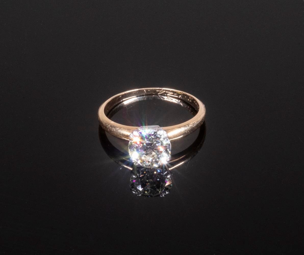 LADY'S 14K GOLD AND DIAMOND RING