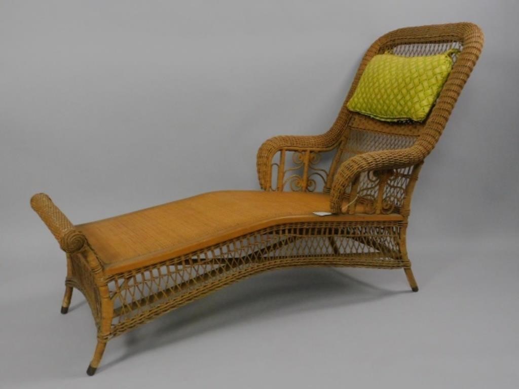 RARE VICTORIAN WICKER CHAISE LOUNGE  303425