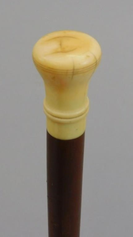 SCRIMSHAW WALKING STICK. 19TH CENTURY.