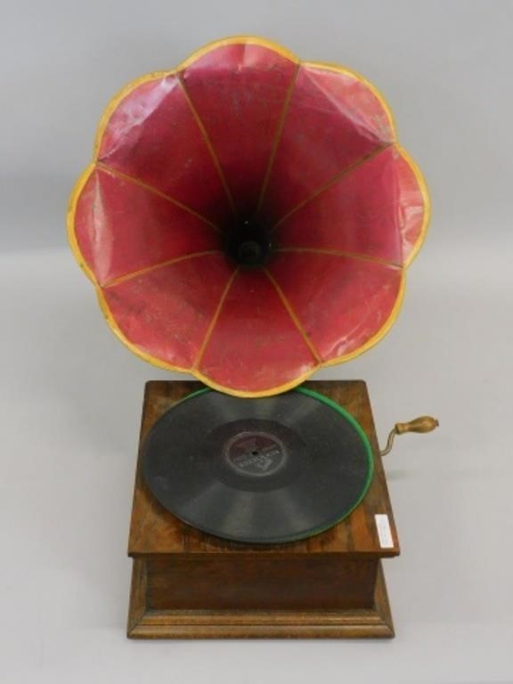 UNMARKED OAK VICTROLA WITH HORN  3036f6