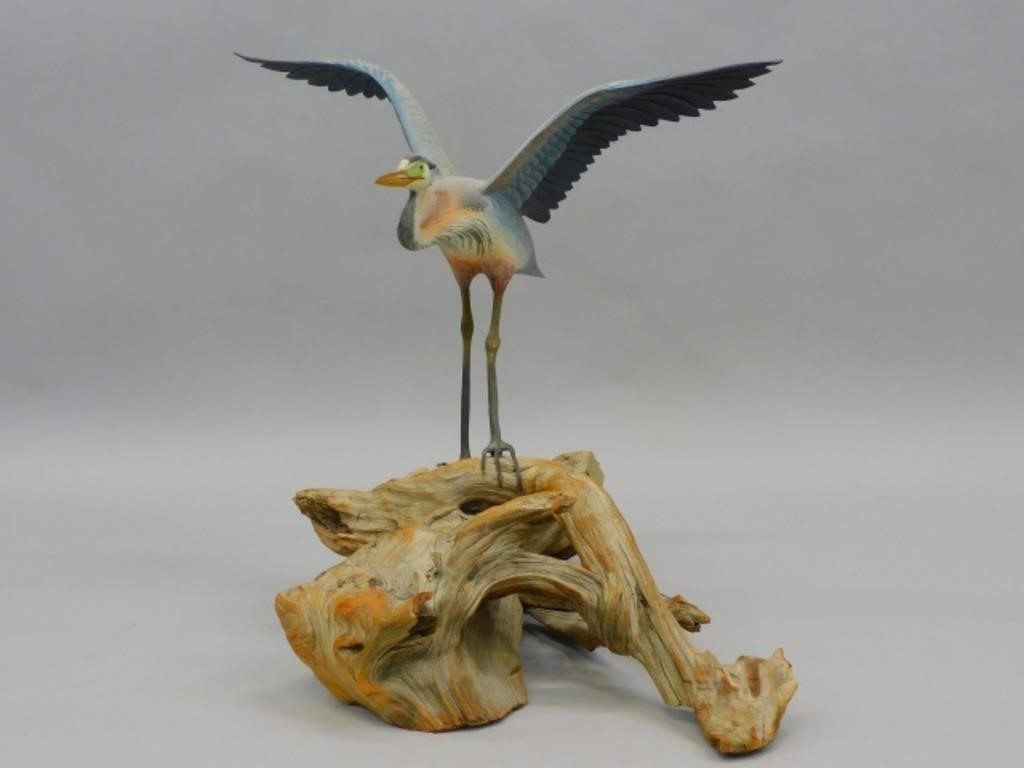 CARVED GREAT BLUE HERON SCULPTURE 3037a1